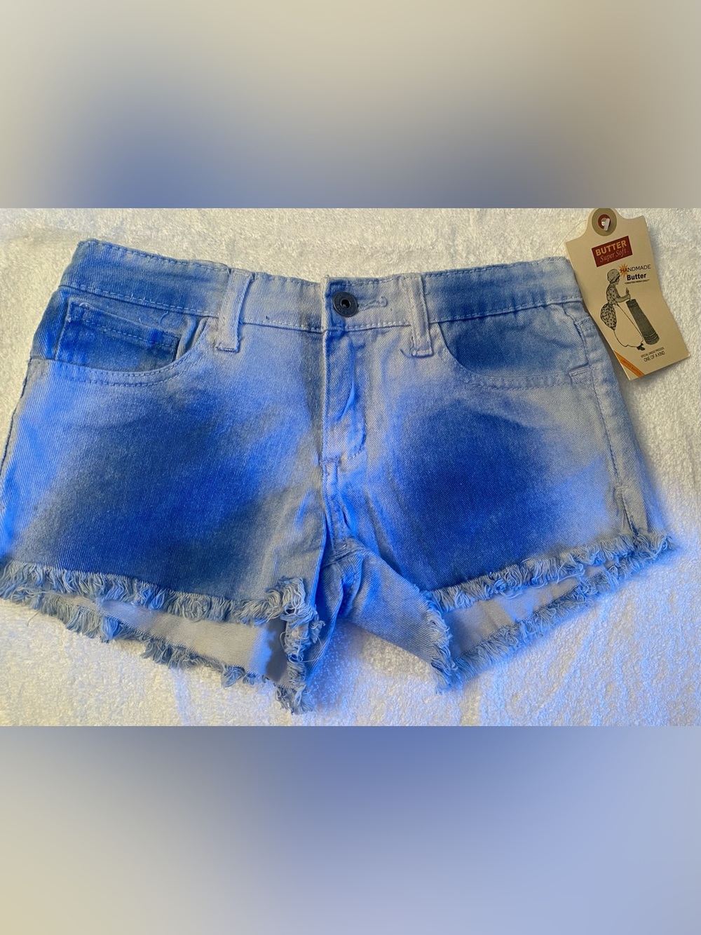 Butter Super Soft NWTDenim Shorts Sz 5 Bleach Dip Dye
Frayed Cutoff Style 1807